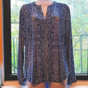 INC BLUE AND BLACK TOP